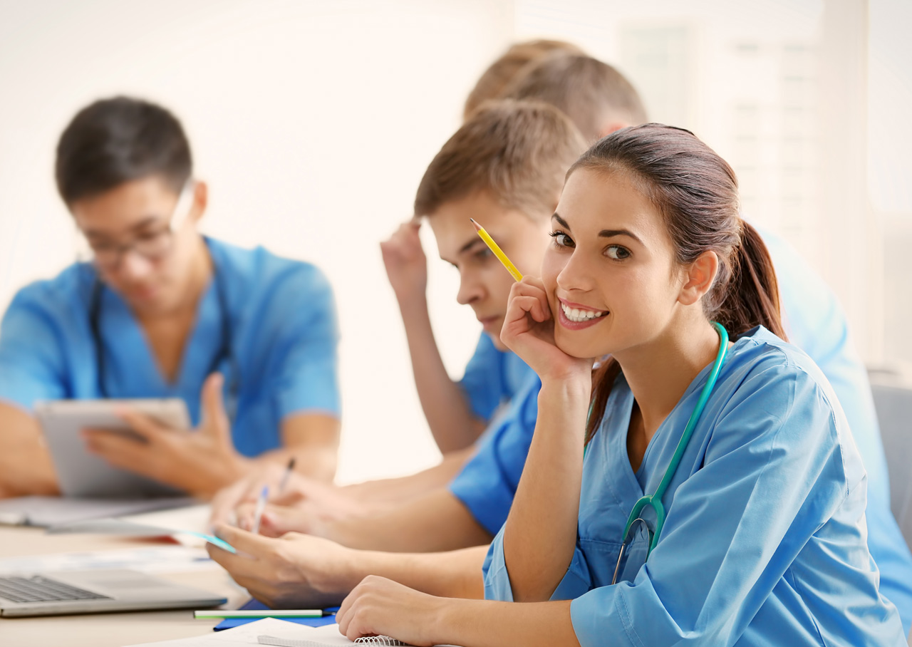 Auszubildende an der Pflegeschule im Klinikum Landau-SÜW